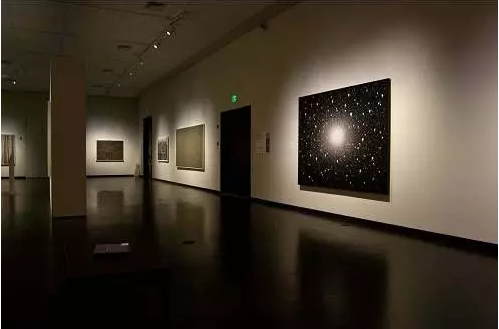 燈光在展廳設(shè)計(jì)中如何運(yùn)用的？></a>
					</div>
					<div   id=